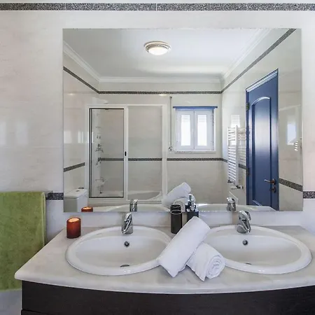 Villa Pinsa Mar - Exceptional 5 Bedroom - Private Heated Swimming Pool - Jacuzzi - Games